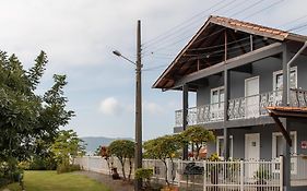Unidade do térreo: casa à beira mar XJ6722